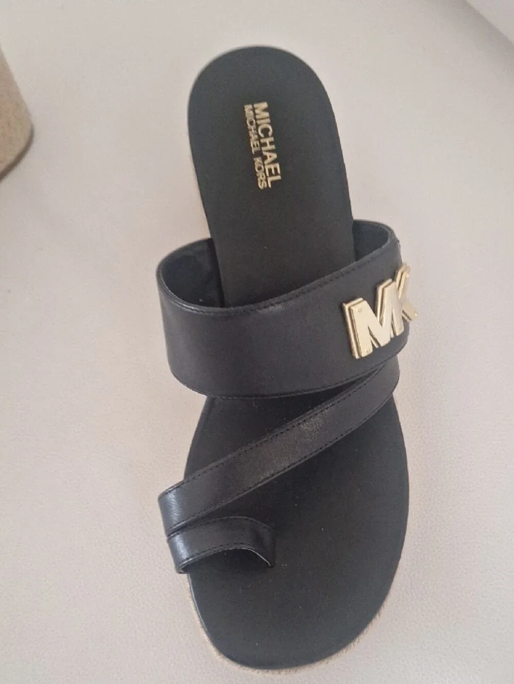 Michael Kors retail$ 120